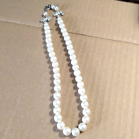 Faux Pearl Single Strand Necklace - Picture 7 of 14